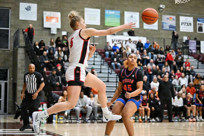 a Clackamas Benson girls basketball Oregon POA Holiday Classic December 29 2023 Leon Neuschwander 6